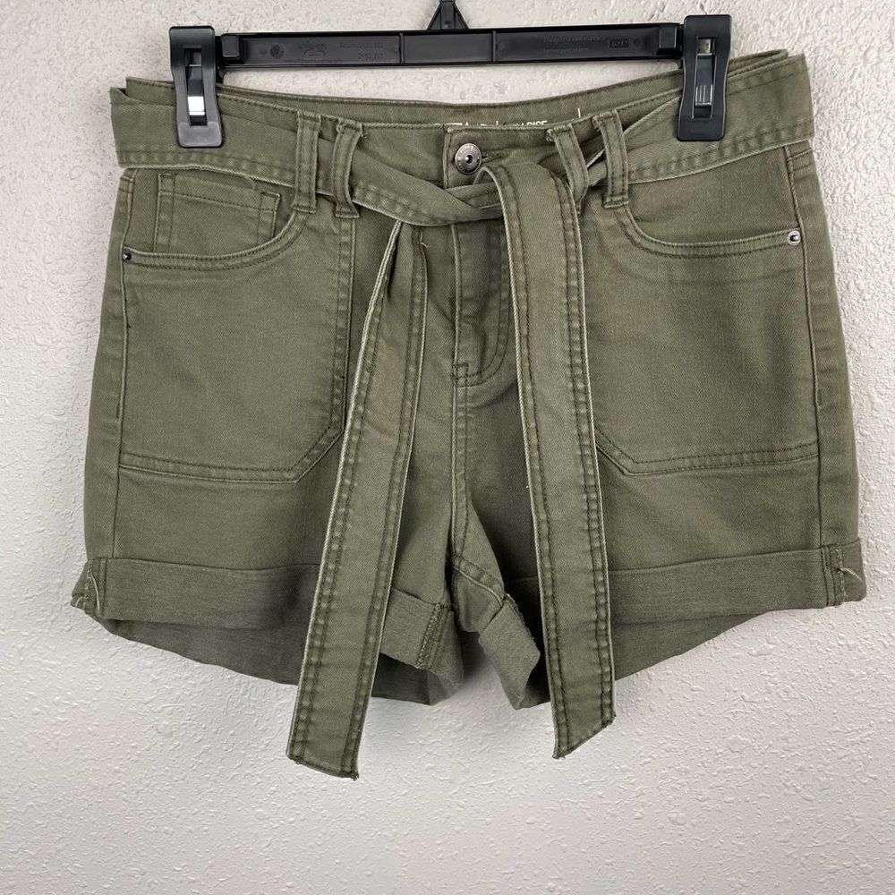 Vanilla Star Dark Green High Rise Shorts Size 9 EUC